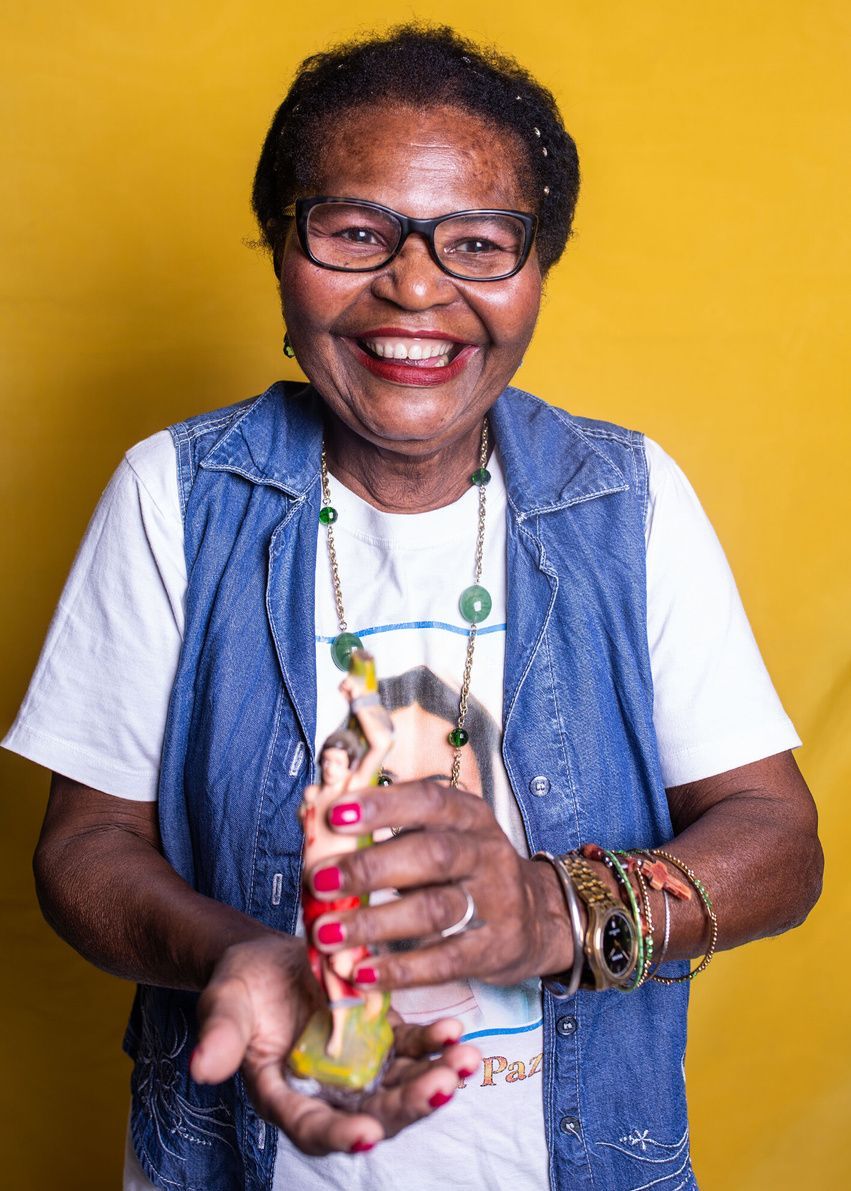 Retrato de mulher idosa sorrindo